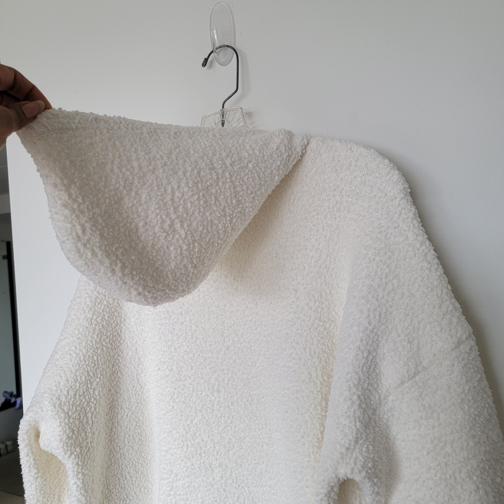 Aerie Oversized White Sherpa Marshmallow Pullover Heart Print Size Medium - Picture 7 of 8